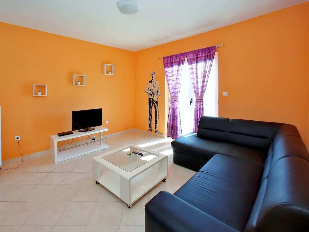 Modern Apartment in Bibinje With Pool