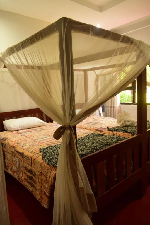 Shoestrings Backpackers Lodge Vic Falls