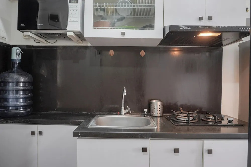 Fancy And Nice Studio At Belmont Residence Puri Apartment
