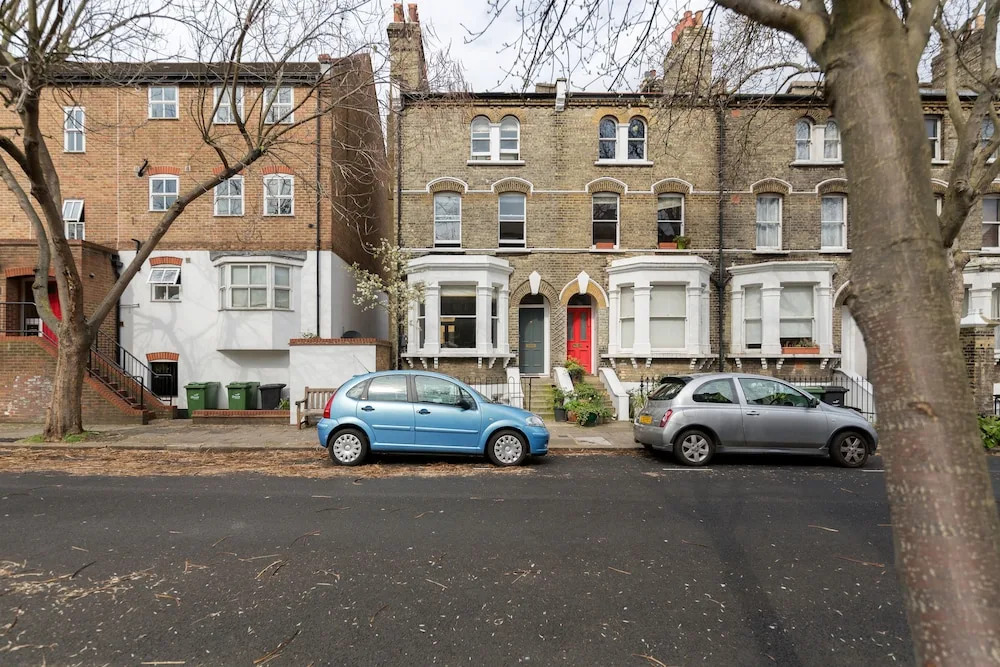 Vauxhall Oasis - 3 Bed House by BaseToGo