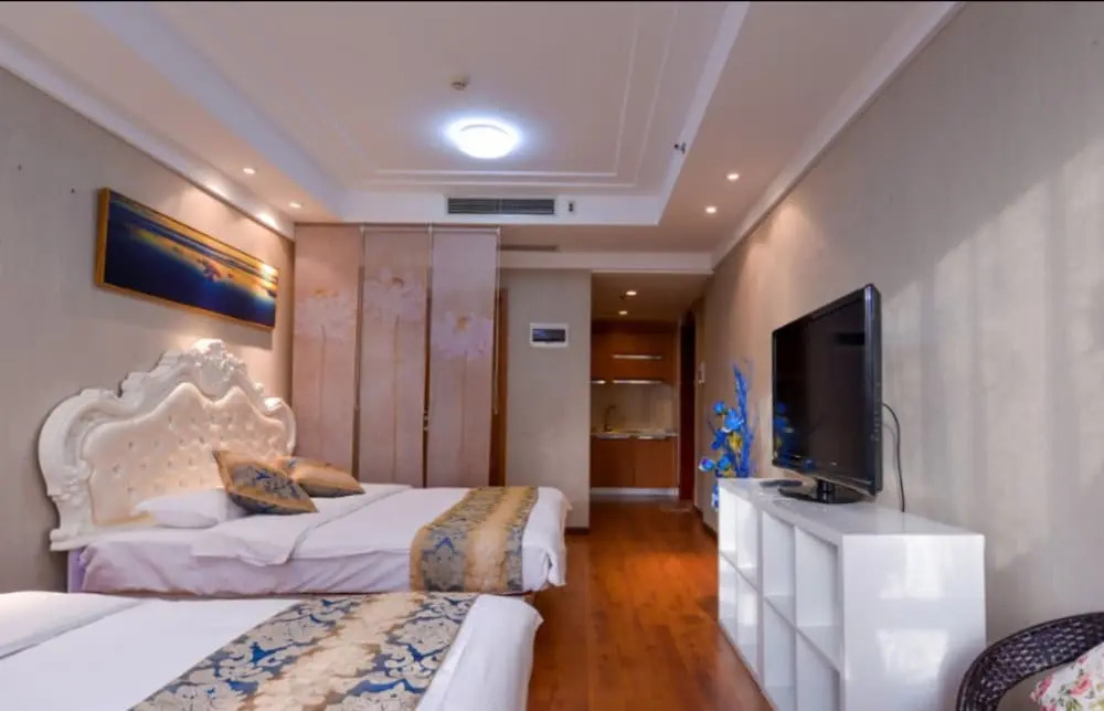 Dalian Yijia Apartment Peace Square