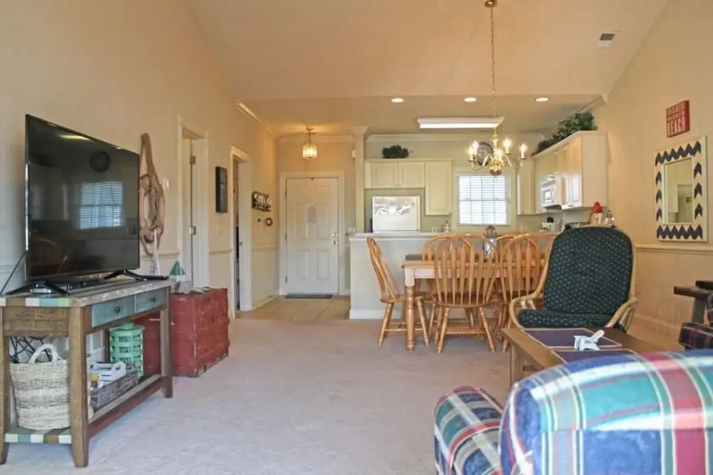 Come Home to This Beautiful MB Condo at Magnolia!