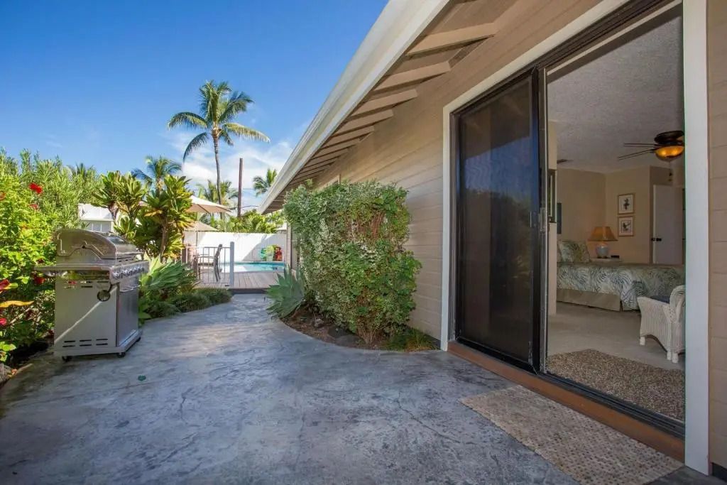 Hale Nani Loa - White Sands Beach Home by Casago