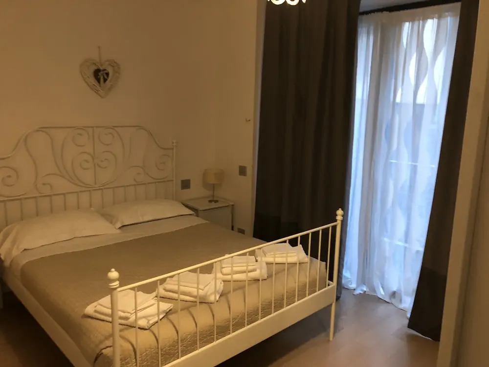Hella Urbana 152