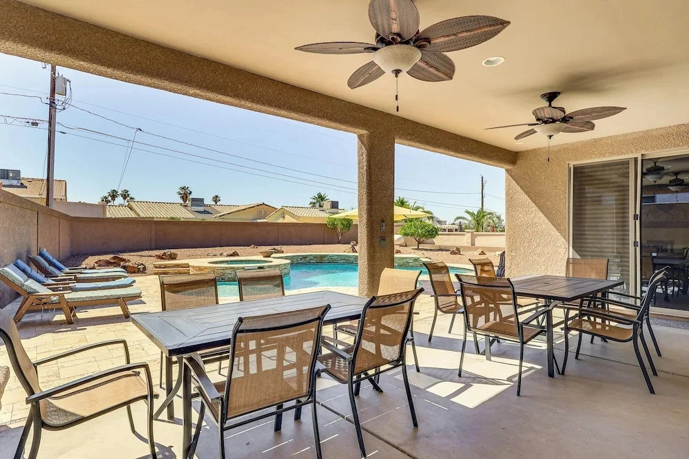 Ultimate Havasu Escape: Spacious 4BR 2 King Suites