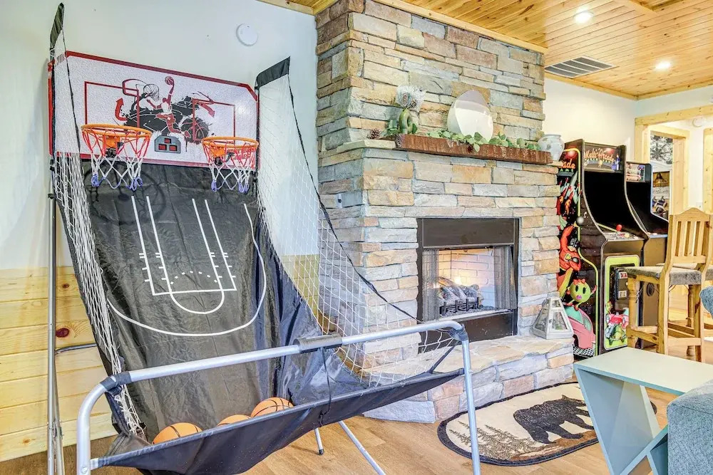 Family Sevierville Cottage w/ Game Room & Hot Tub!