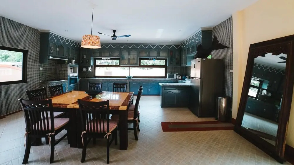 Happy Family Villa2 Phuket Private Pool Villa 5 Bedrooms with Large Kitchen and Garden