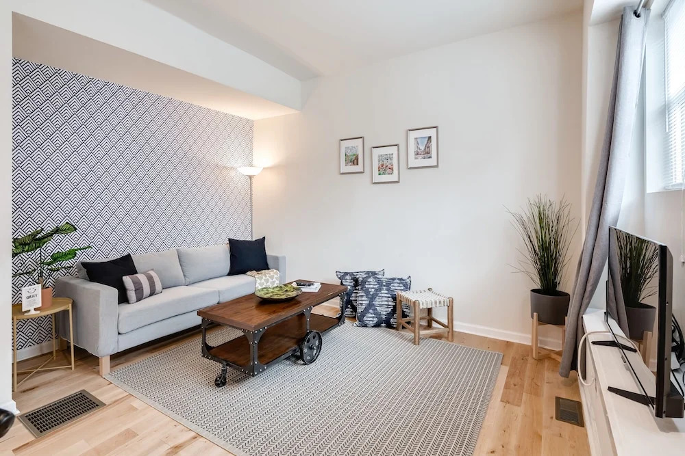 Great Location-steps to Rittenhouse 2 BED 1 Bath