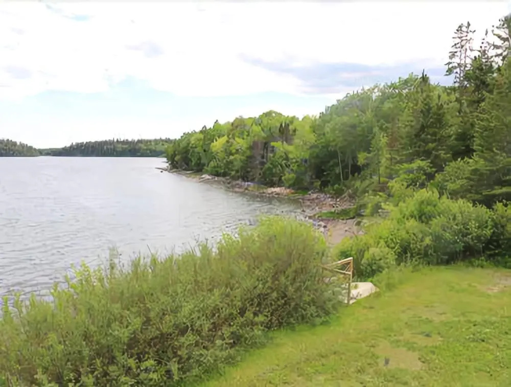 Seaside Chalet - Three Bedroom Cottage
