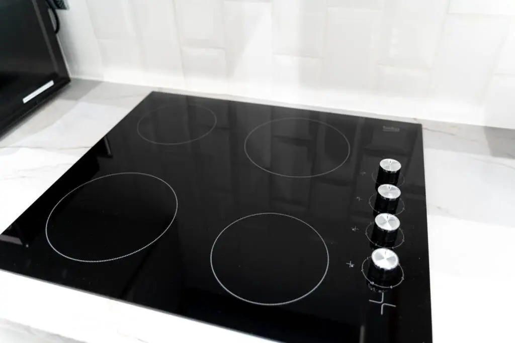 2 Bed Apartment, QE Hospital, Free Parking ,Netflix, Sleeps 4 Comfortable, 1 Double Bed x 2 Single Beds