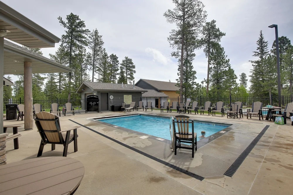 Luxurious Lead Vacation Rental w/ Private Hot Tub!