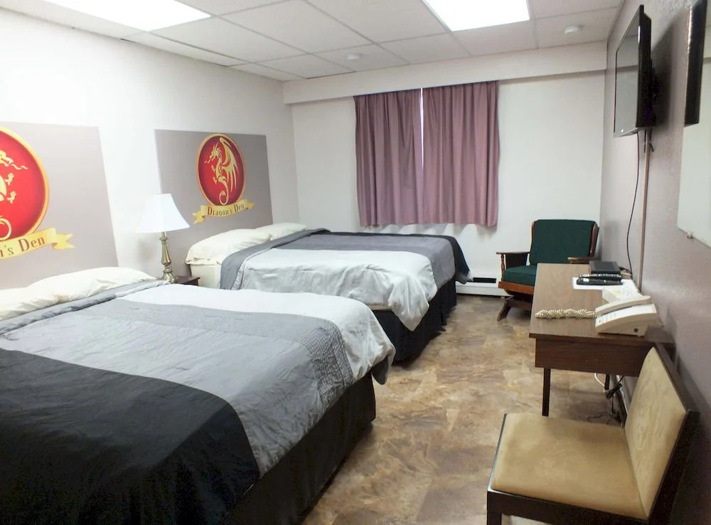 Dragon's Den Hotel