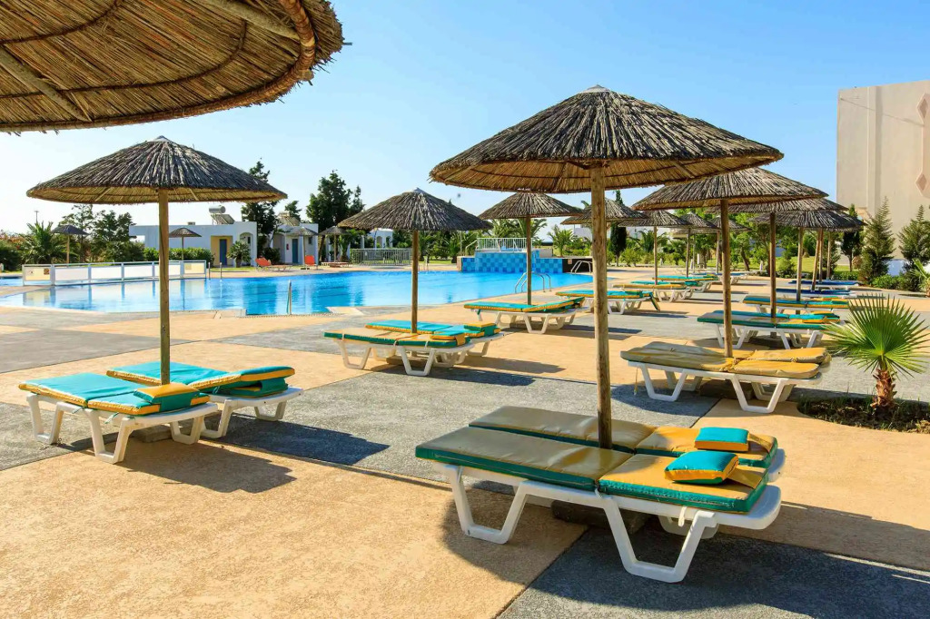 Отель Sovereign Beach