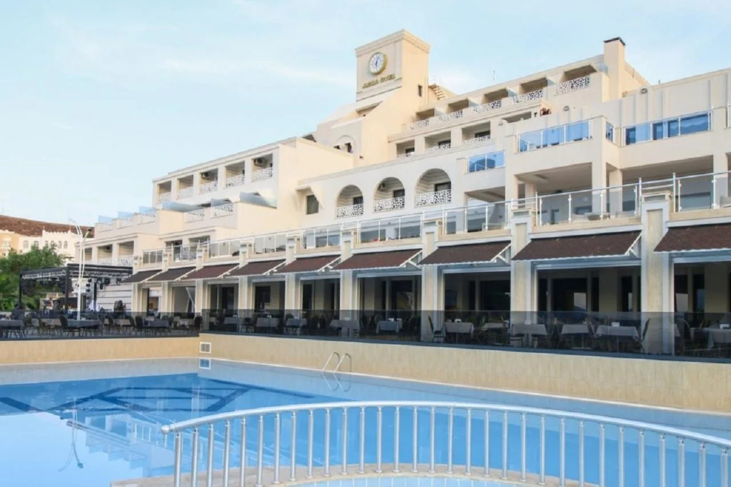 Azka Hotel