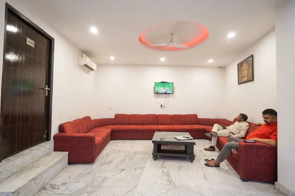 OYO 11689 Kelvish Hotel