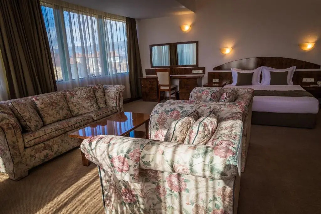 Hotel Sevlievo Plaza