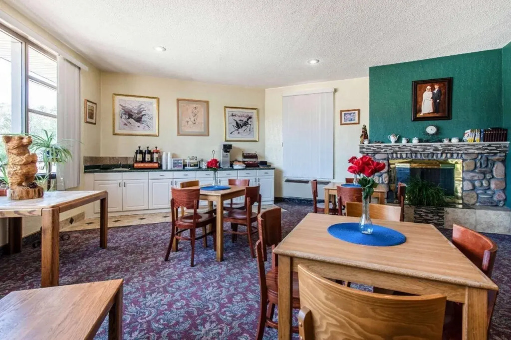 Rodeway Inn & Suites