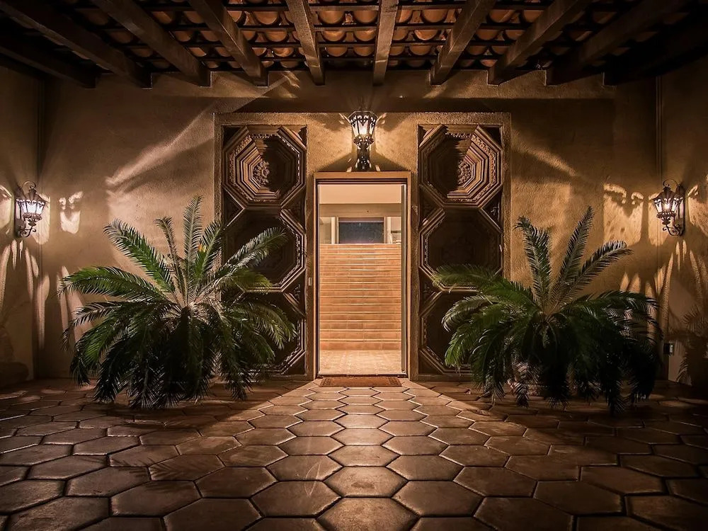 Villa Carmelita - The Sonny & Cher House