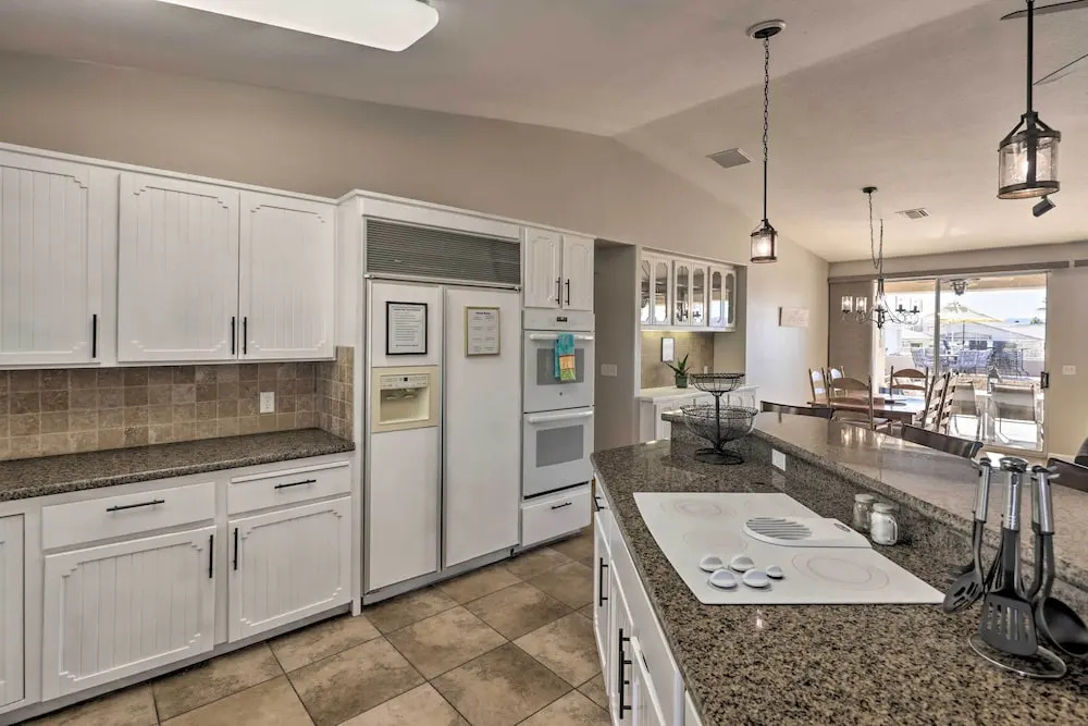 Pool & Lake Havasu Views: Gorgeous Desert Escape!