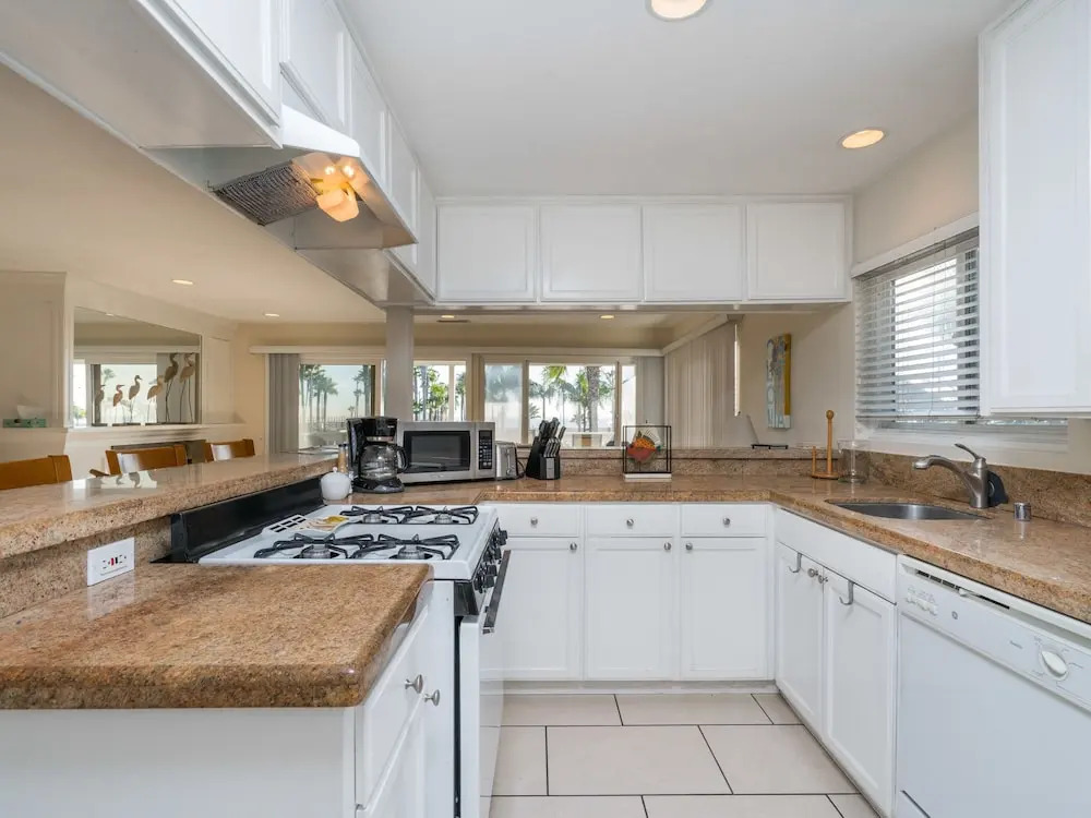 700 East Oceanfront Unit B