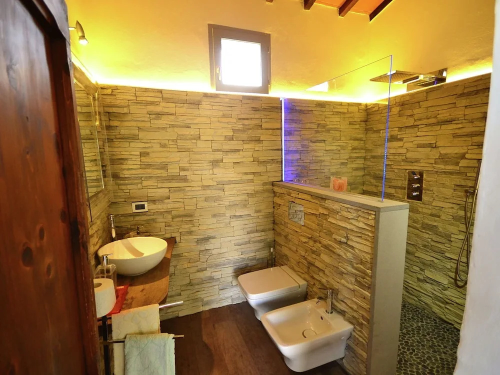 In a Beautiful Property with Pool And Views of the Hills of the Val di Chiana