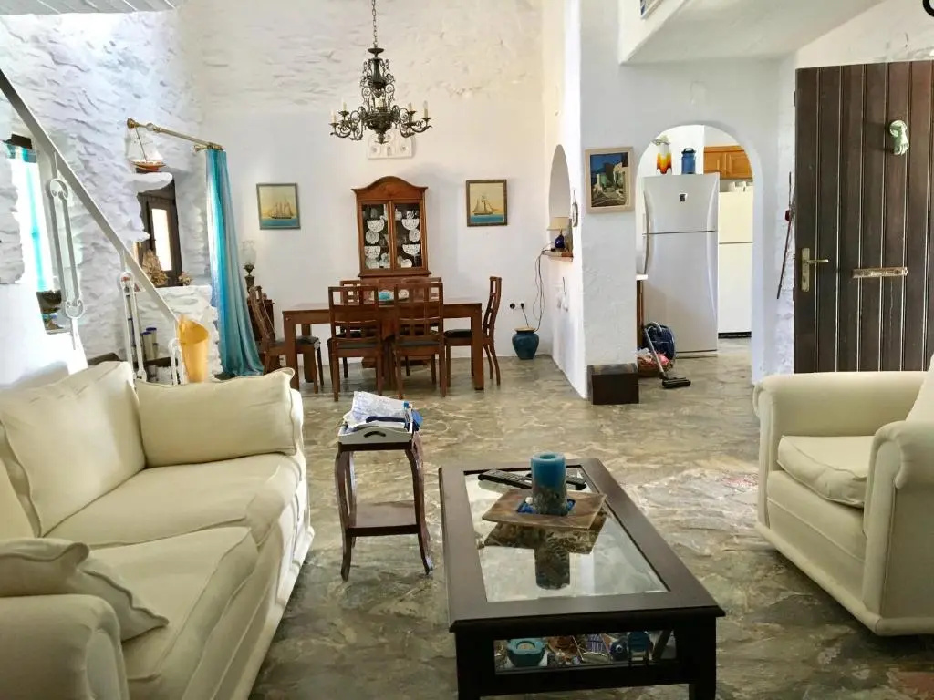 Villa Tereza, 2' walk from Koundouros beach and gorgeous pool!