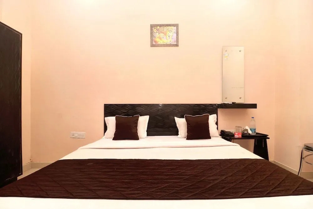 OYO 19034 Shree Vishnu Residency