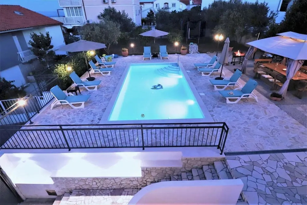 Luxury Beachfront Villa With Pool for two Families