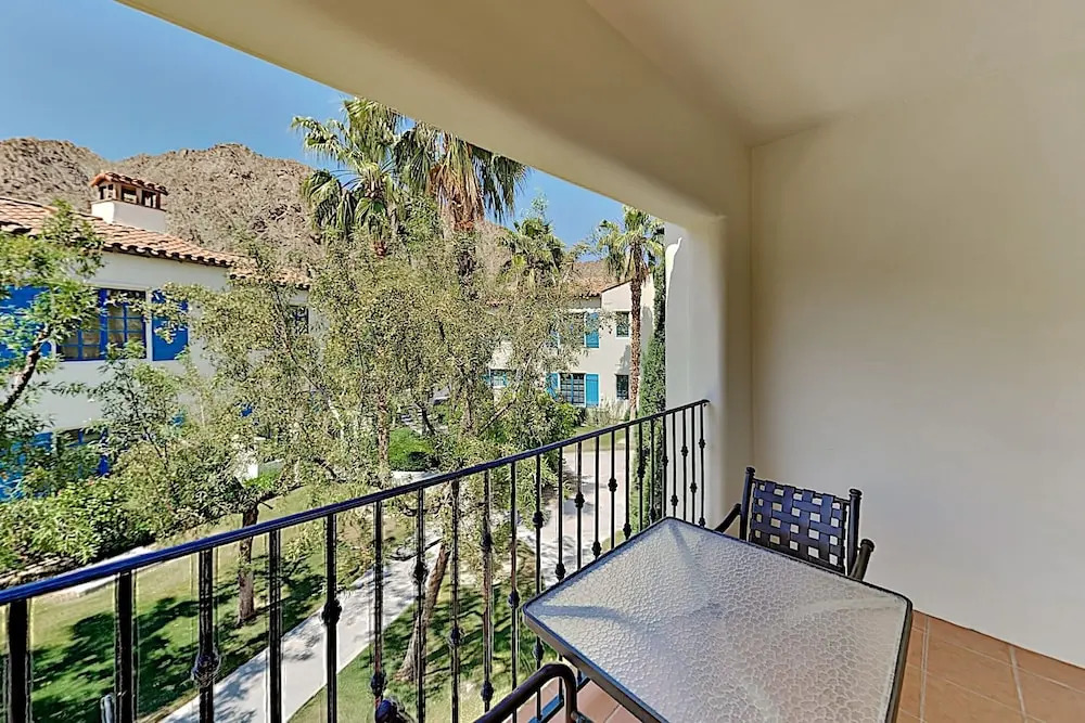 2-unit Legacy S Hideaway W/ Pools & Hot Tubs 3 Bedroom Condo