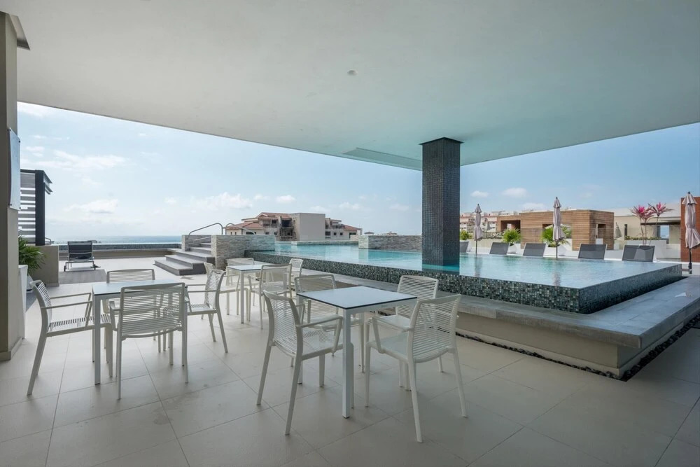 Loft 268-404 Ocean Views Spacious Balcony Rooftop Pool