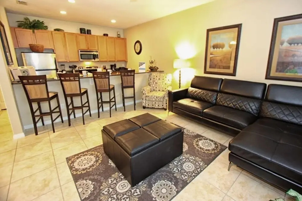 Lovely 4 Bedroom 3 Bath Town Home With Private Pool