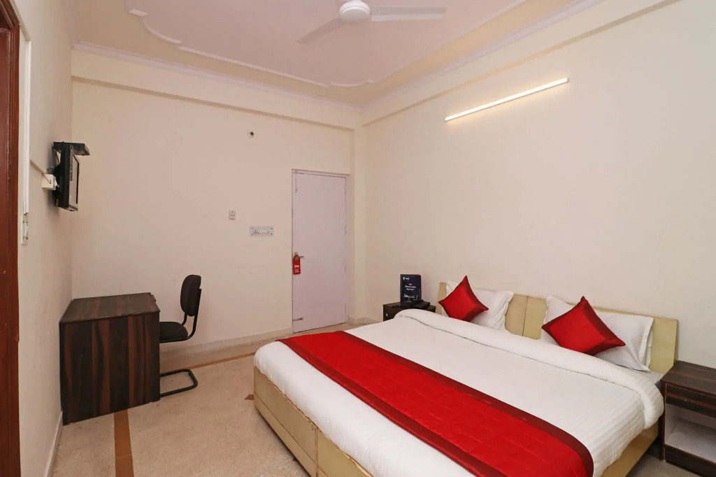 Golden Castle Lodge by OYO Rooms