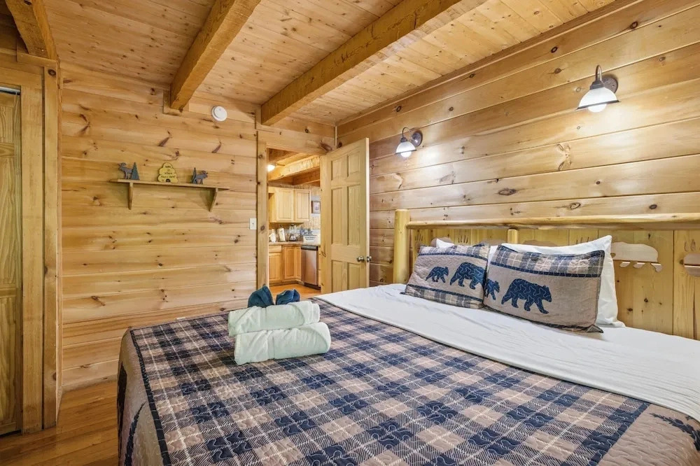 Black Bear Hideaway 2 Bedroom Home