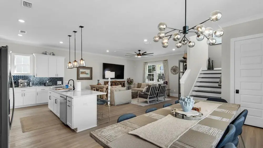 4BR Home With Deck & Grill Fun + Free Attraction Tickets!