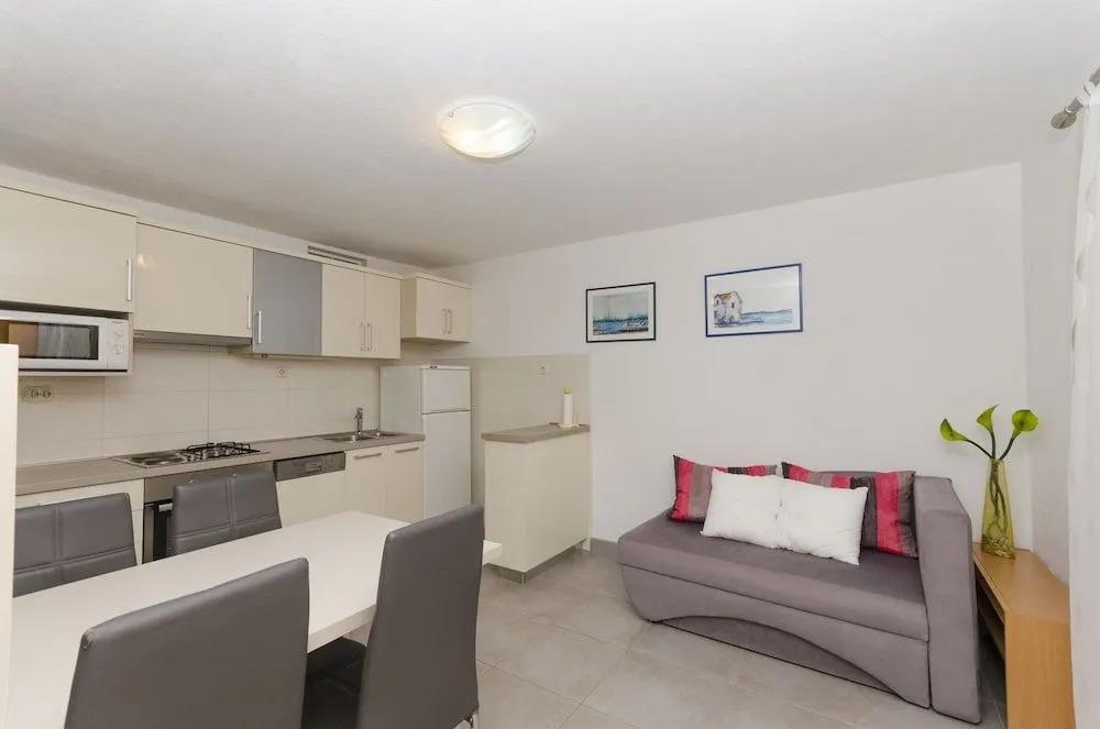 Apartments Klisovic