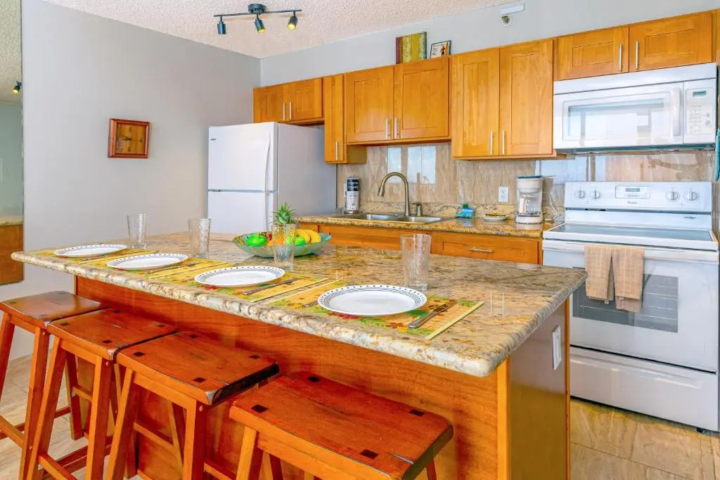 35th Floor Condo with Ocean Views, Parking, WiFi, AC - Short Walk to Beach!