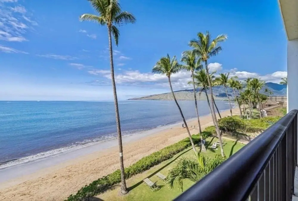 Kihei Beach, #406^ 1 Bedroom Condo by RedAwning