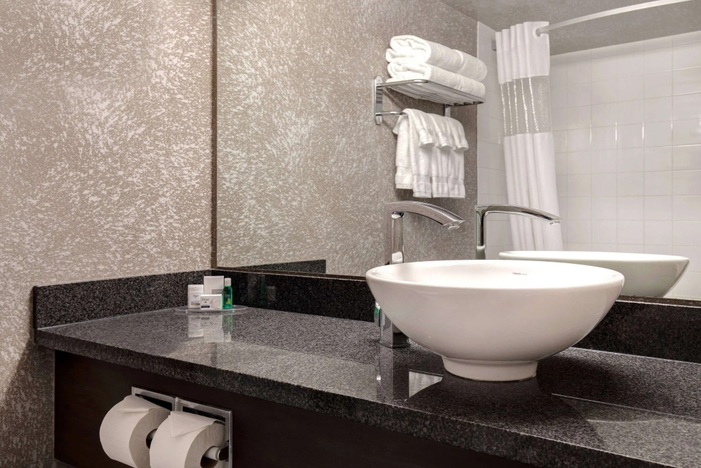 Days Inn by Wyndham Medicine Hat
