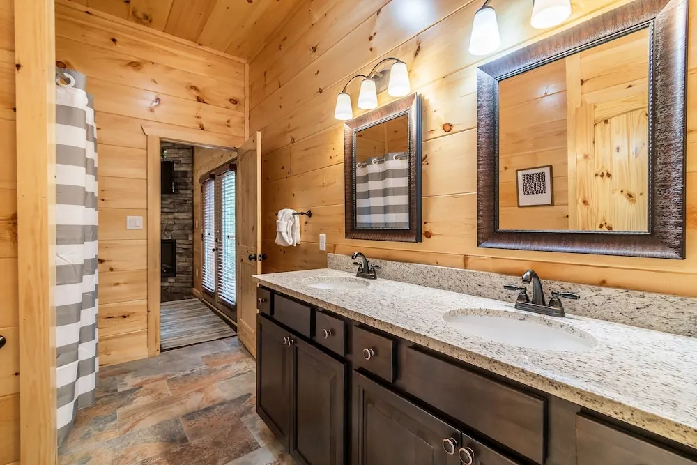 2 All-suite Luxury S W/ Swim Spa & Hot Tub 10 Bedroom Cabin
