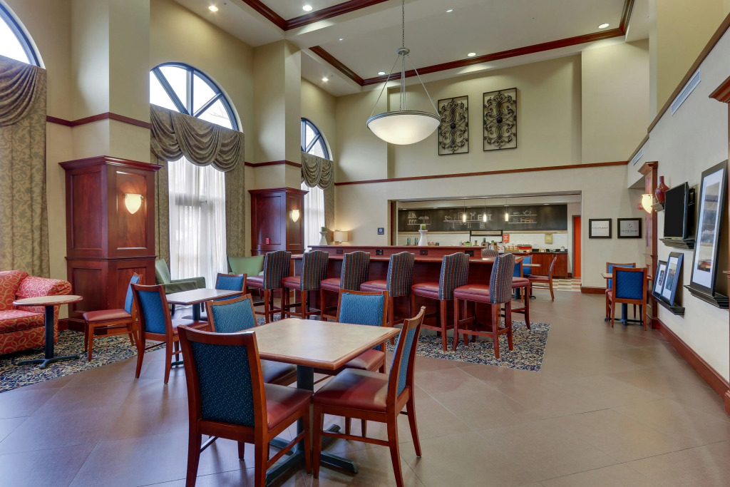 Hampton Inn & Suites Indianapolis-Airport