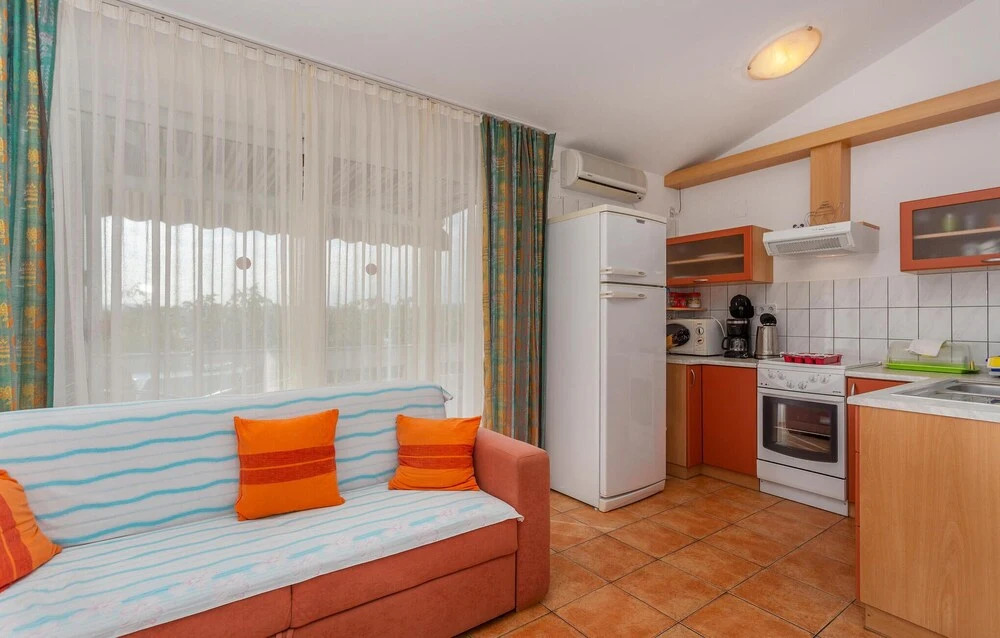 Nice Home in Punat With Wifi and 2 Bedrooms