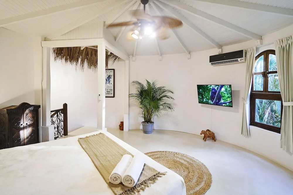 Paradise Beach Lodge