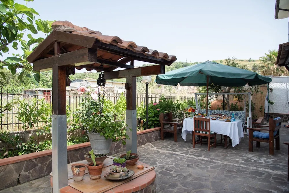 Floris Bed And Breakfast