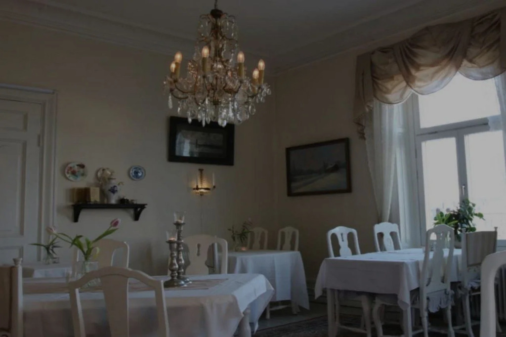 Strand Hotel