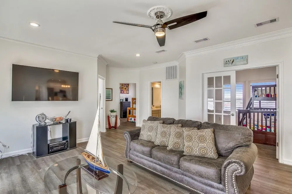 Kahala Beachfront by Ryson Vacation Rentals