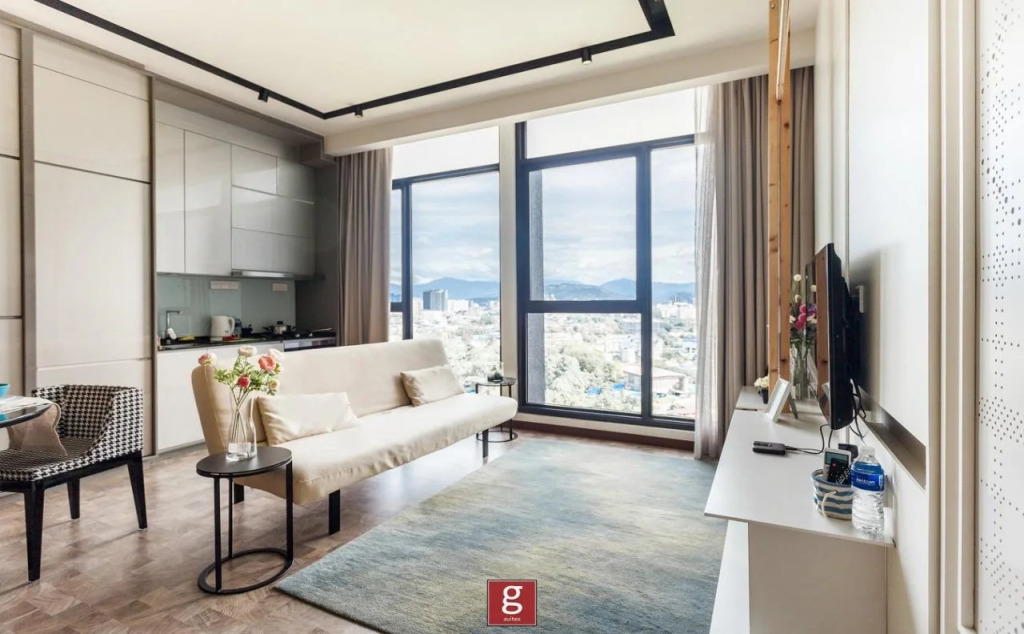 Expressionz Professional Suites by AURORA SUMMER SUITES