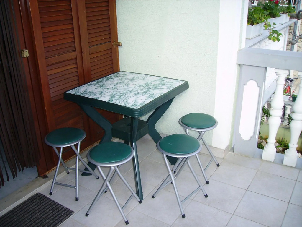 Mare - With Terrace - A1