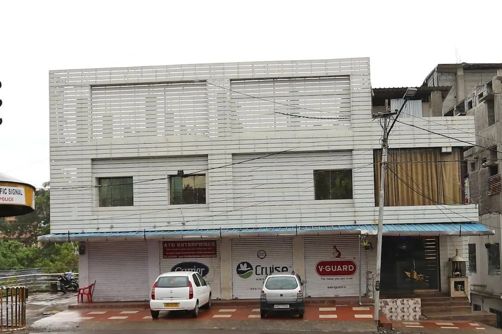 OYO 5975 Hotel SKS Goldmine