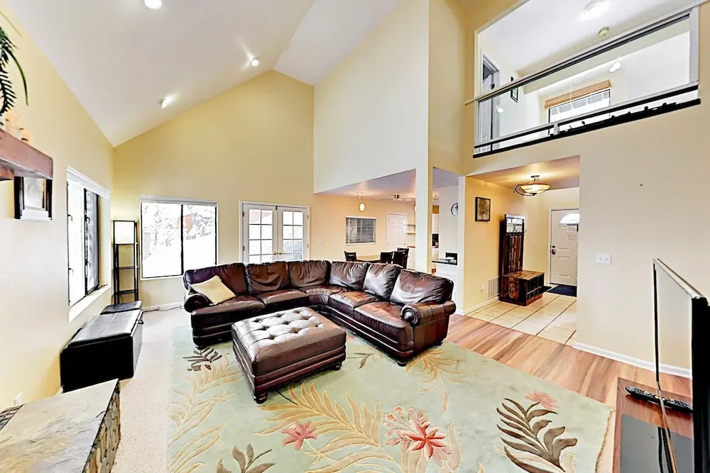 13784 Truckee - 4 Bedroom Home