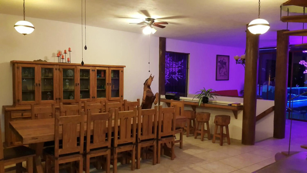 CASA PRIVADA CON ALBERCA VOLADA